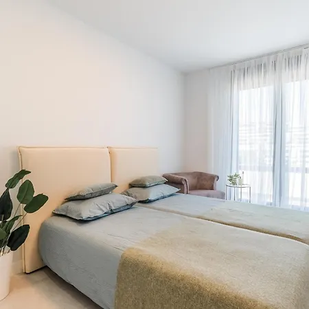 Modern 2br With Sea View Διαμέρισμα