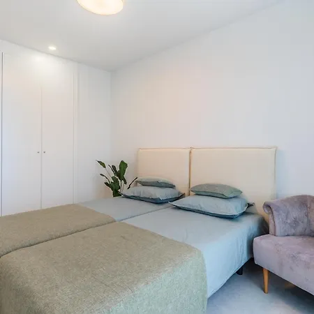 Διαμέρισμα Modern 2br With Sea View Μαρμπέλλα