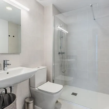 Modern 2br With Sea View Μαρμπέλλα