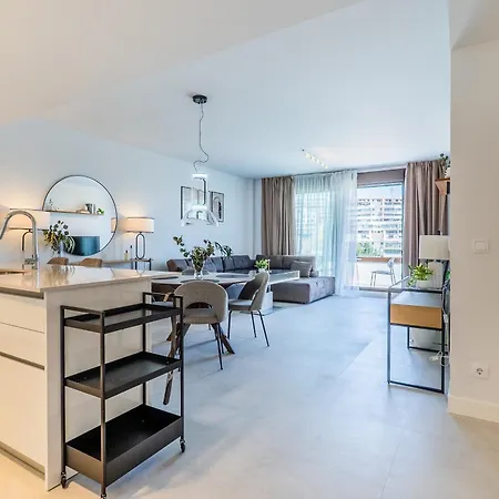 Modern 2br With Sea View Διαμέρισμα Μαρμπέλλα